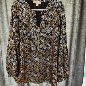 MK long sleeve star shirt